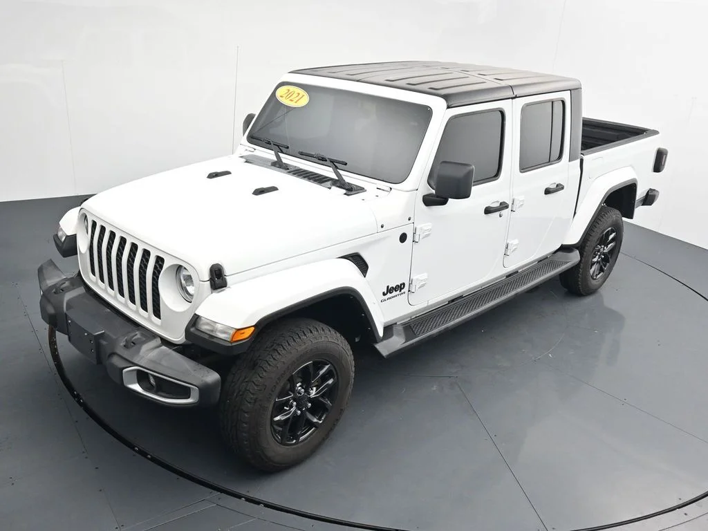 Used 2021 White Jeep Sport image 25