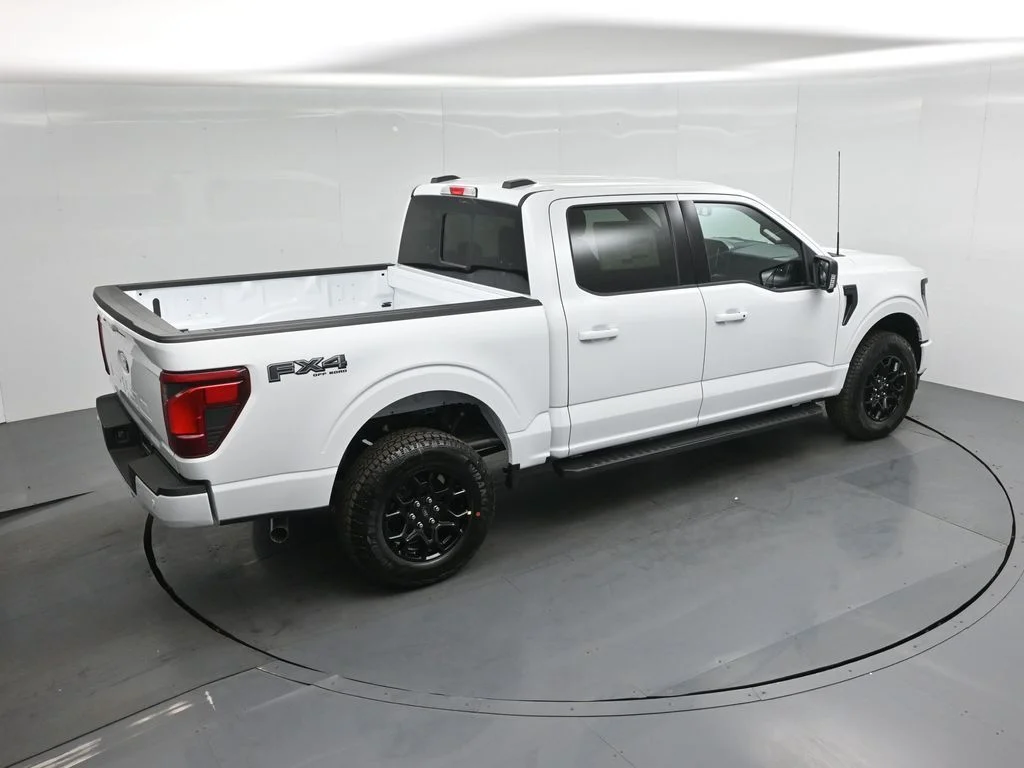 New 2026 Oxford White Ford XLT image 38