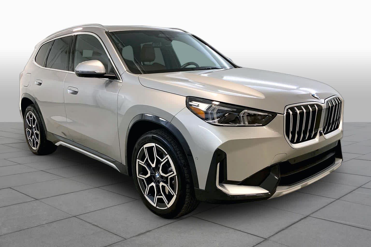 Certified Used 2026 Space Silver Metallic BMW xDrive28i image 2