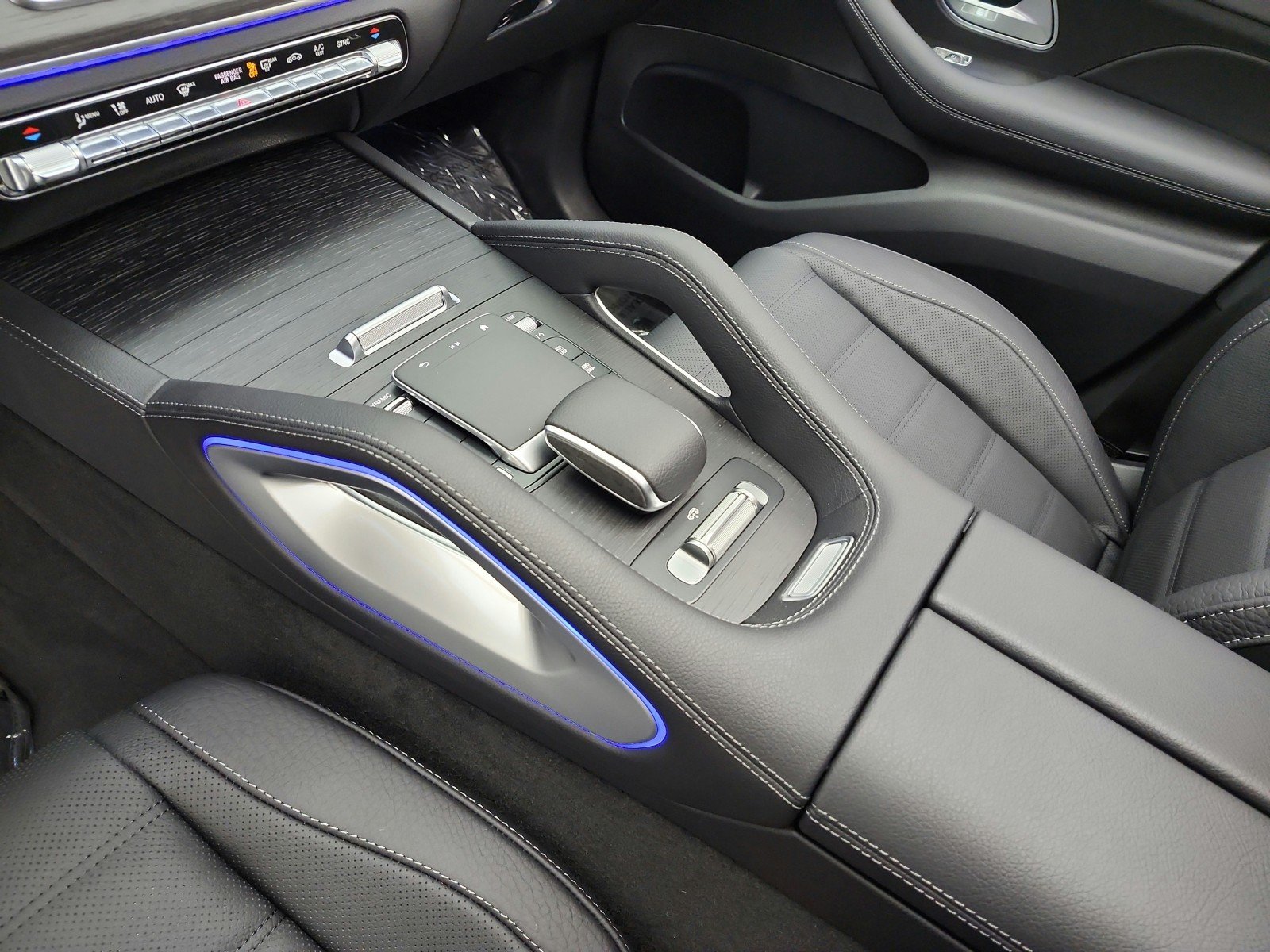New 2026 Obsidian Black Metallic Mercedes-Benz GLE 580 4MATIC® SUV image 10
