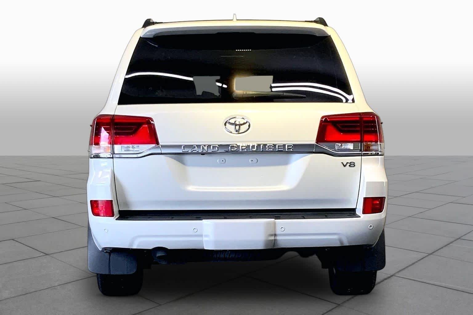 Used 2019 Blizzard Pearl Toyota  image 5