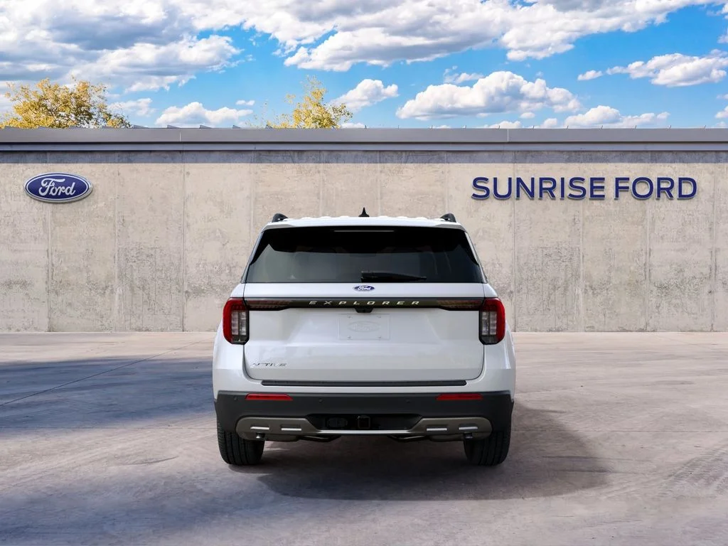 New 2027 Star White Metallic Tri-Coat Ford Active image 7