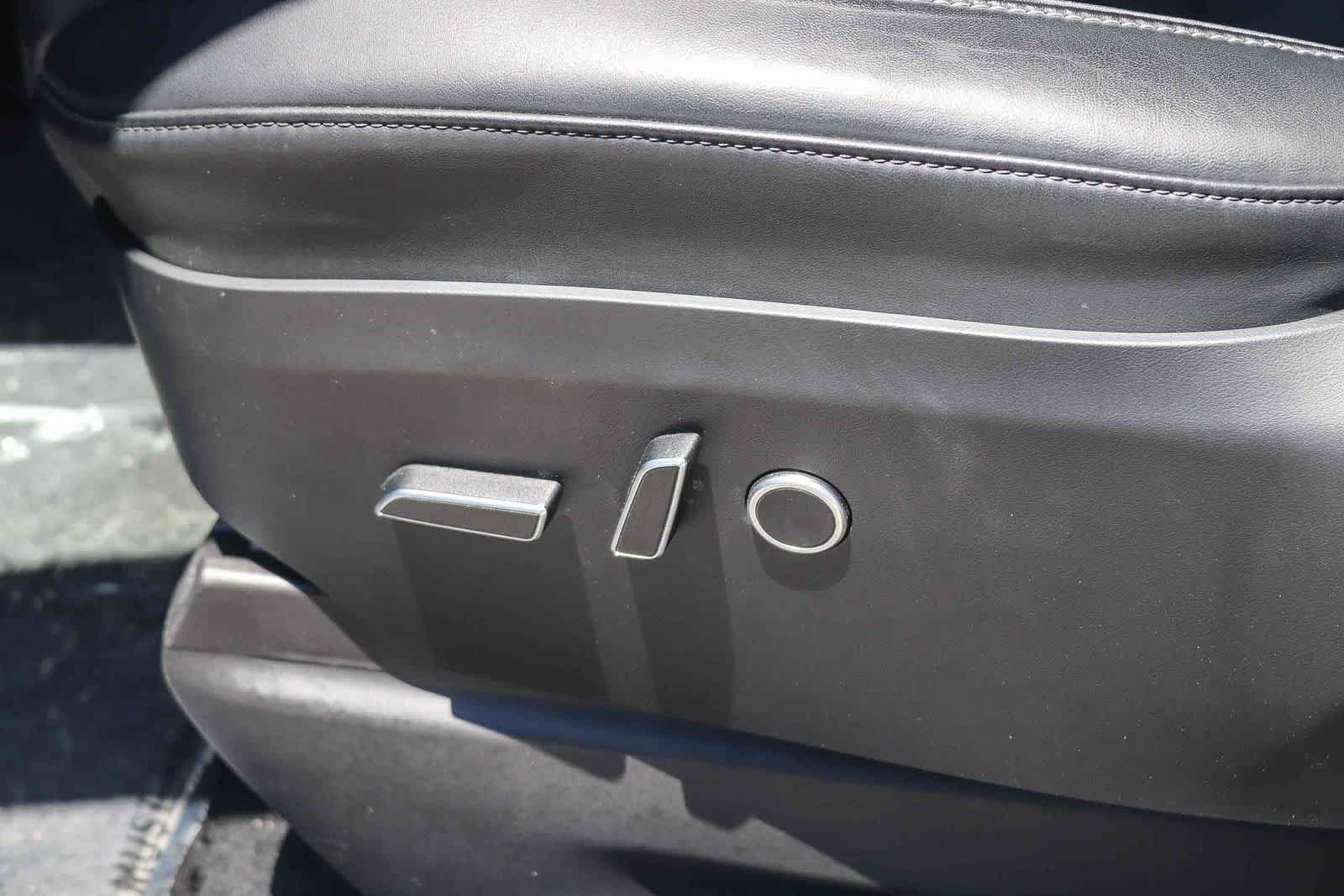 Used 2022 White Tesla Plaid image 23