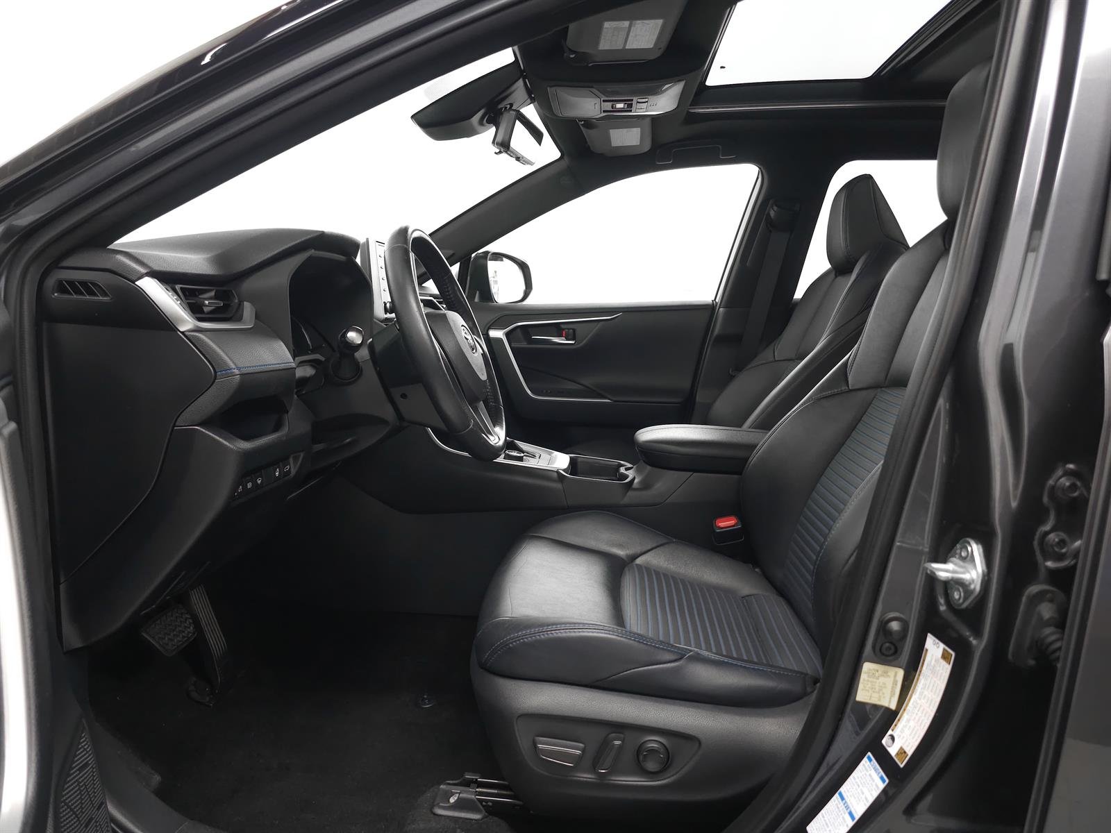 Used 2019 Gray Toyota XSE image 4
