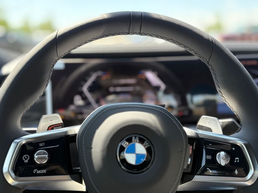 New 2025 Dravit Grey Metallic BMW 760i xDrive image 12