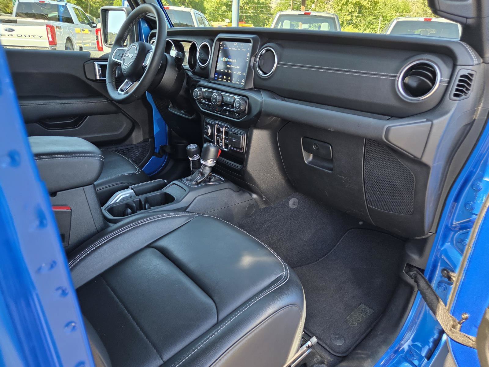 Used 2023 Hydro Blue Pearlcoat Jeep Sahara image 21