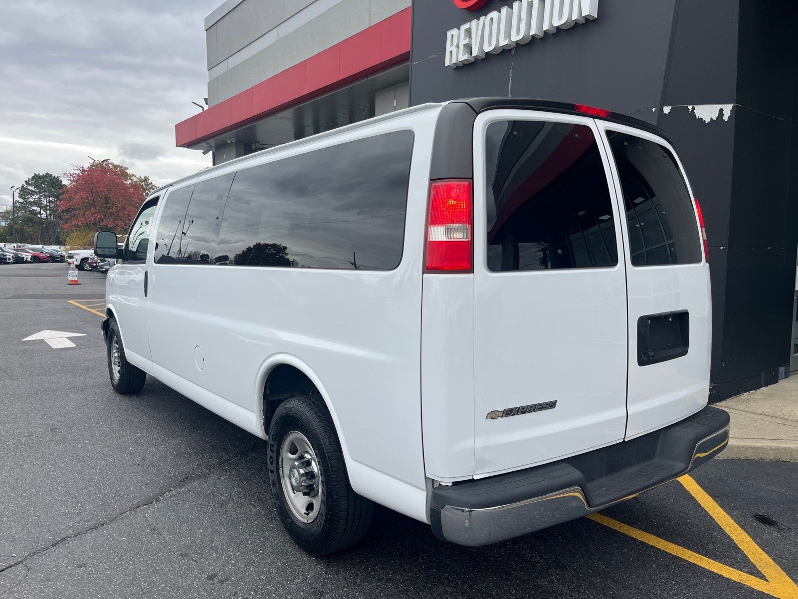 2017 Chevrolet Express 3500 LT photo 2