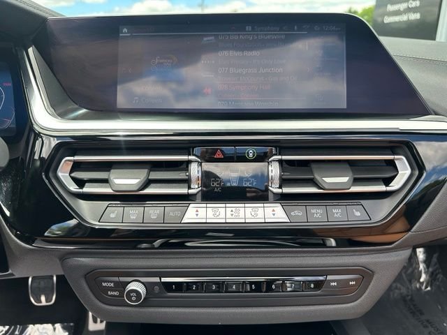 Used 2025 Green BMW sDrive M40i image 21