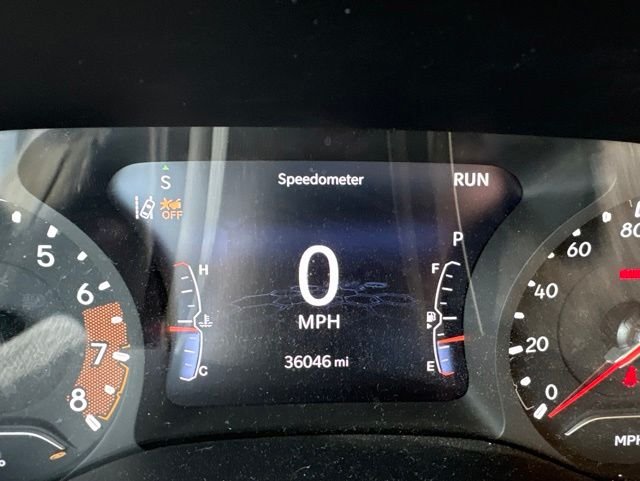 Used 2022 Gray Jeep Latitude Lux image 3