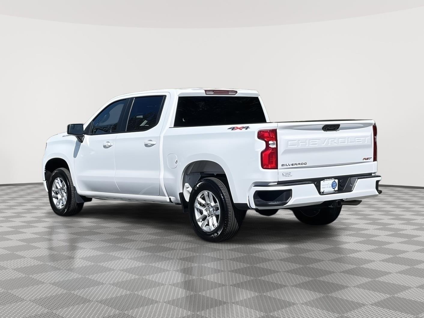 Used 2026 Summit White Chevrolet RST image 8