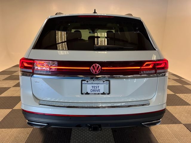 New 2026 White Volkswagen SE w/Technology image 4