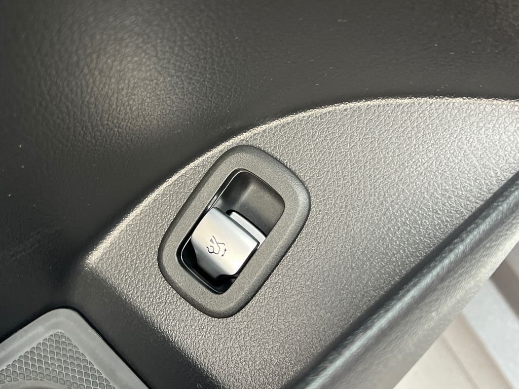 New 2026 MANUFAKTUR Alpine Grey Mercedes-Benz GLC 300 image 13