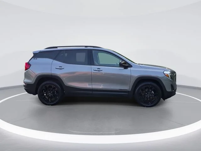 Used 2021 Gray GMC SLE image 9