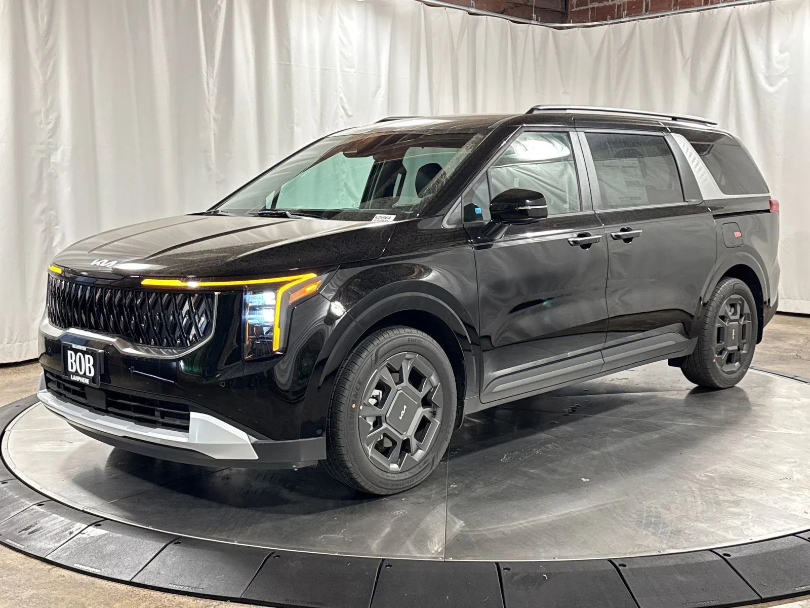 2026 Kia Sedona EX HEV's photo