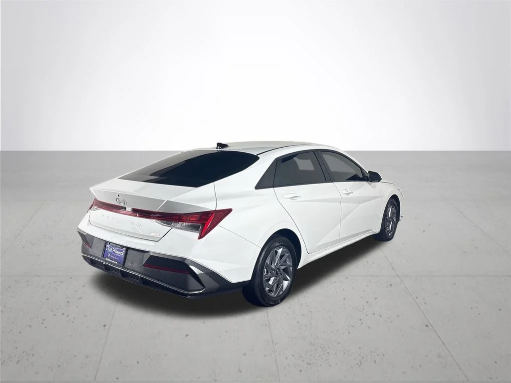 Used 2025 White Hyundai Blue image 6