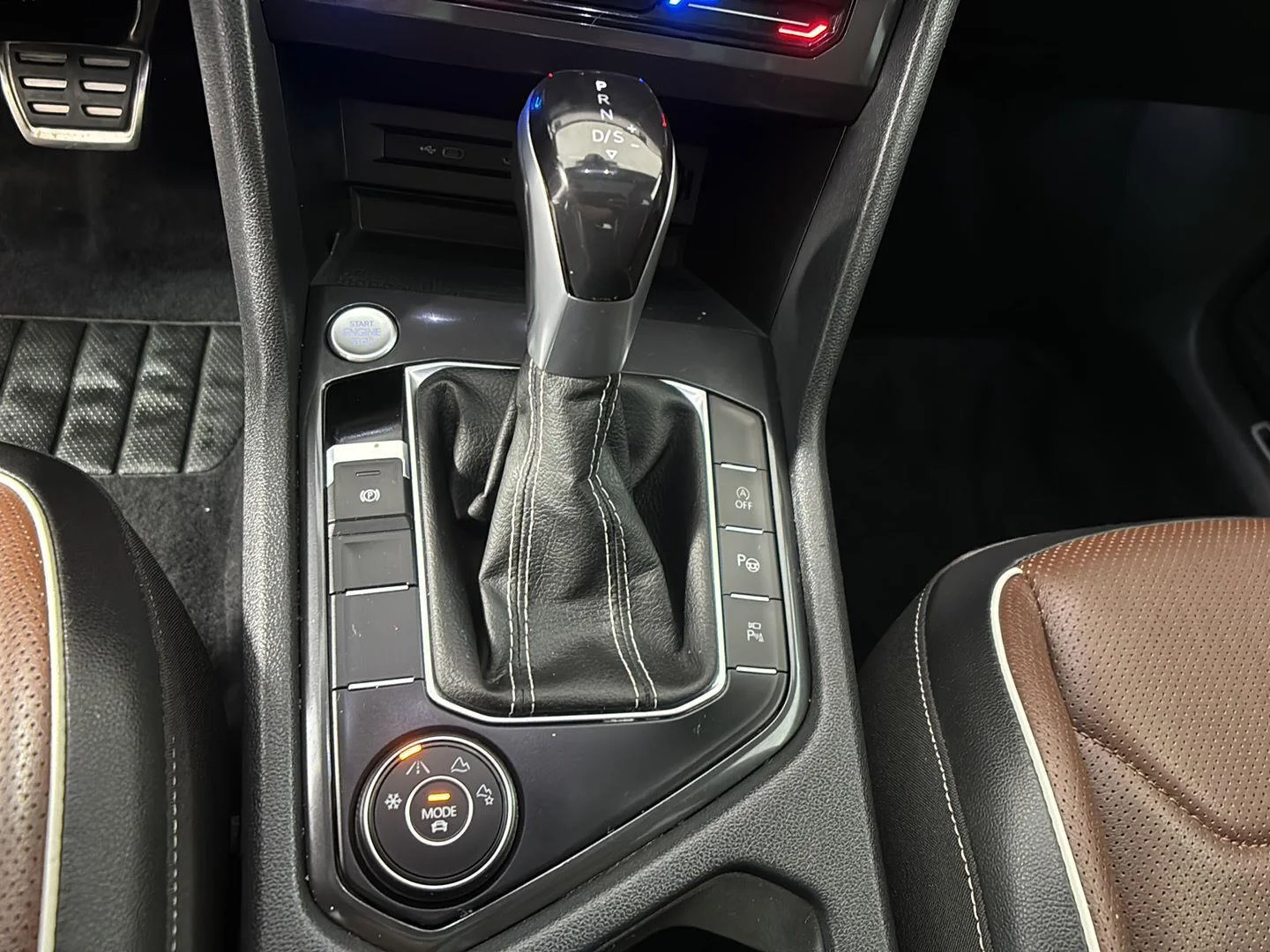 Used 2022 Platinum Gray Metallic Volkswagen SEL R-Line image 21