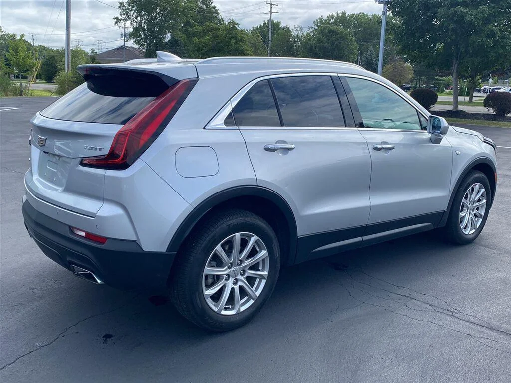 Used 2019 Radiant Silver Metallic Cadillac AWD Luxury image 11