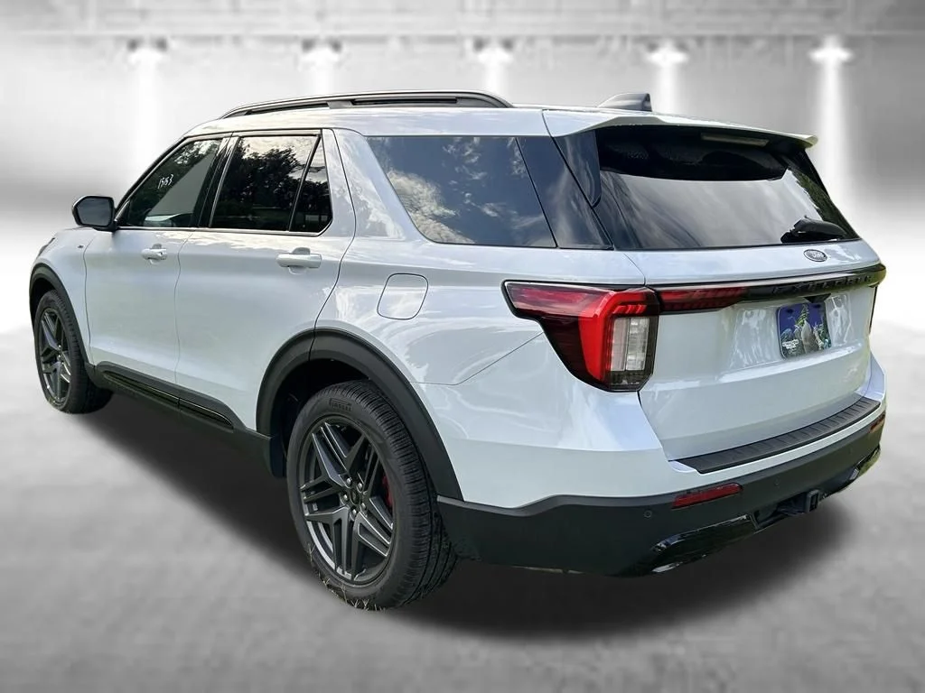 Certified Used 2026 White Metallic Ford ST-Line image 7