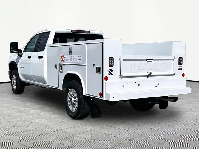 New 2026 Summit White Chevrolet WT image 4