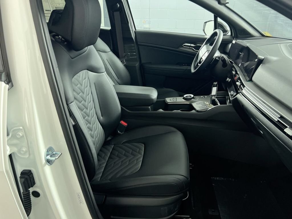 New 2026 Snow White Pearl Kia X-Line image 32