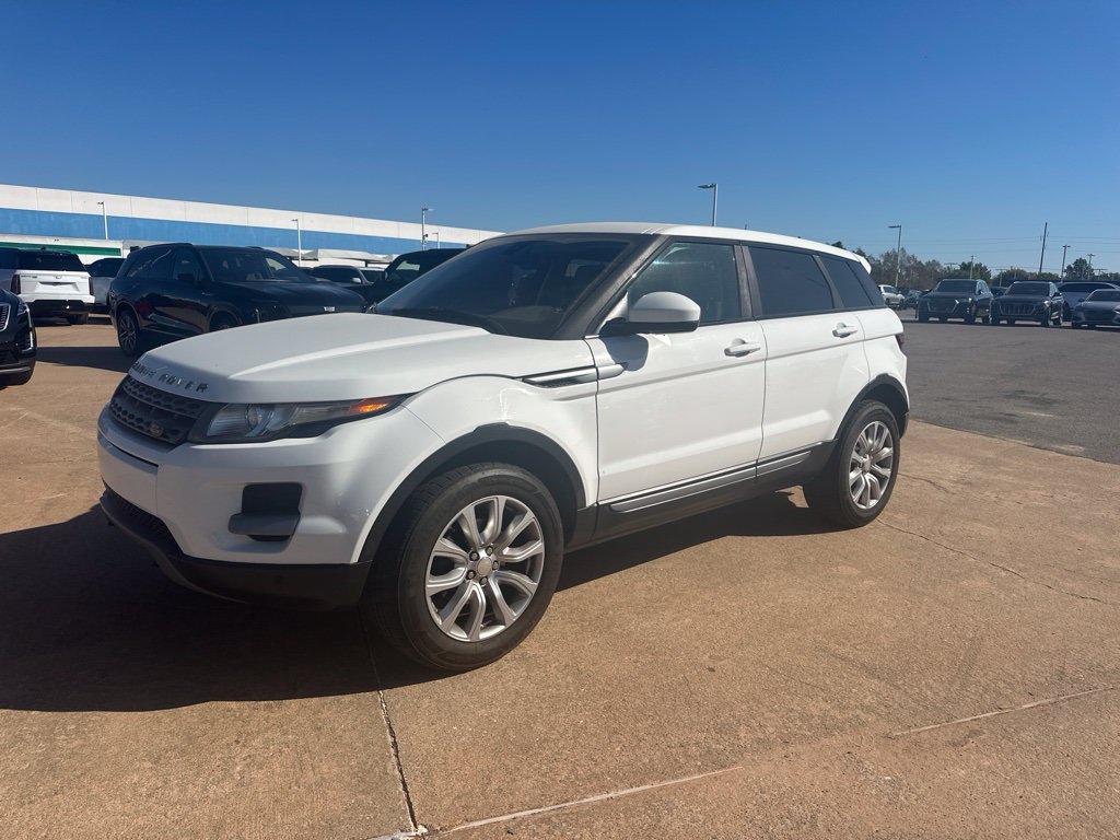 Used 2015 White Land Rover Pure image 1