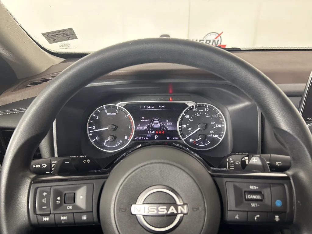 Used 2022 White Nissan SV image 13