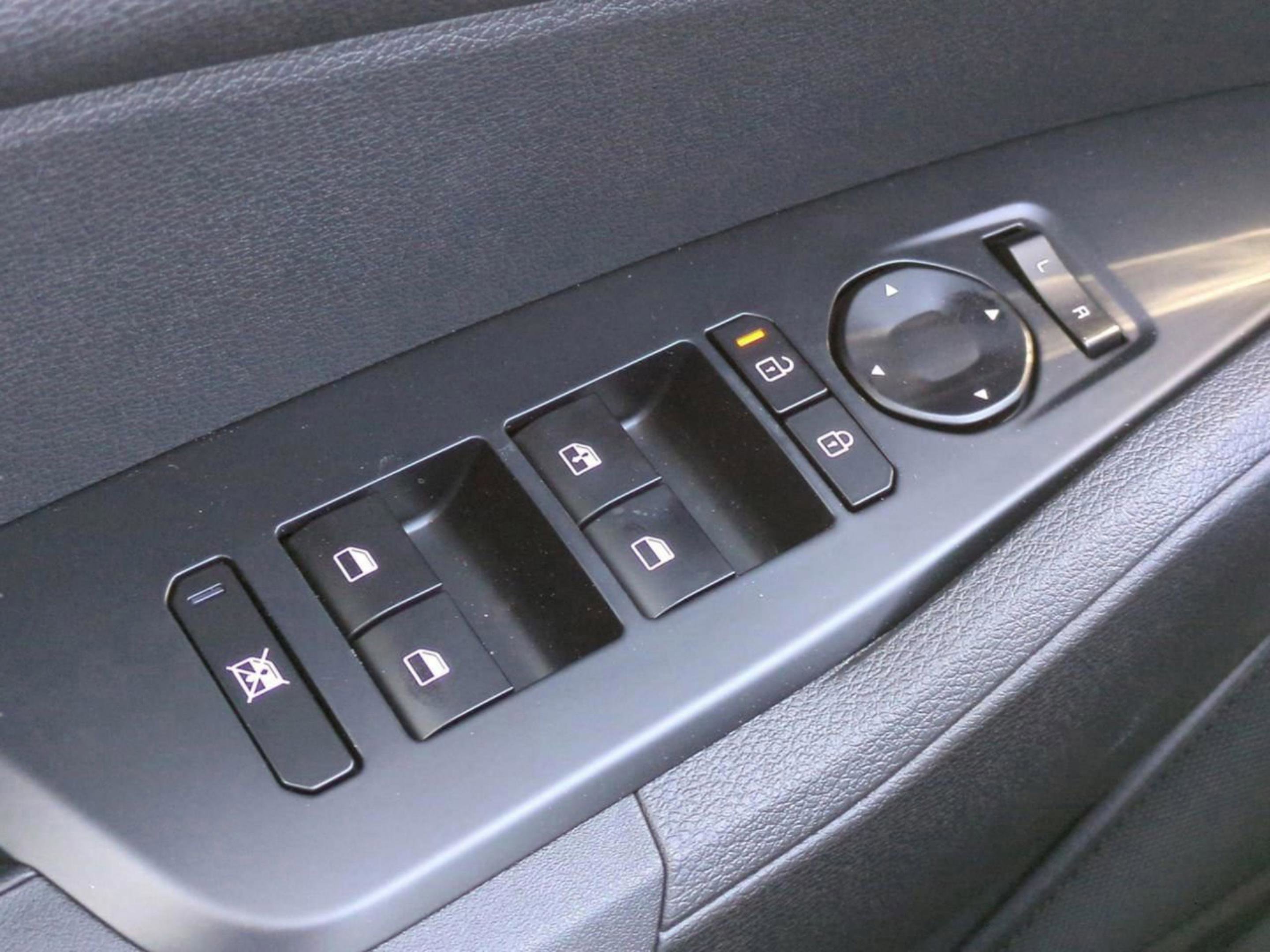 New 2026 Fusion Black Kia LX image 25