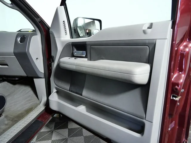 Used 2004  Ford STX image 11