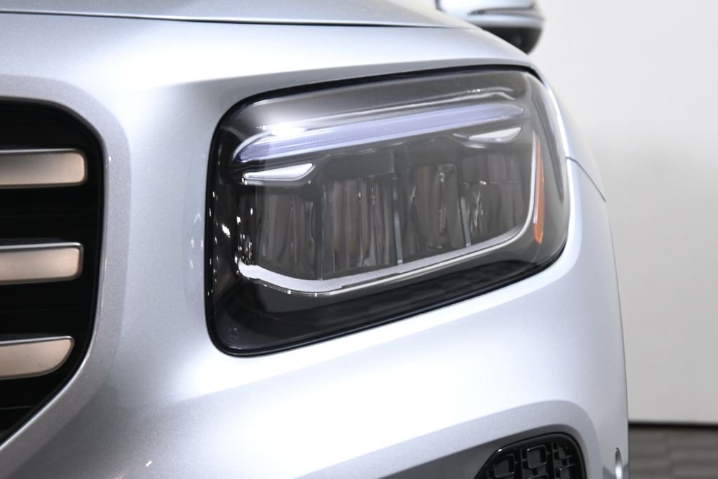 New 2026 Cirrus Silver Metallic Mercedes-Benz GLB 250 image 11