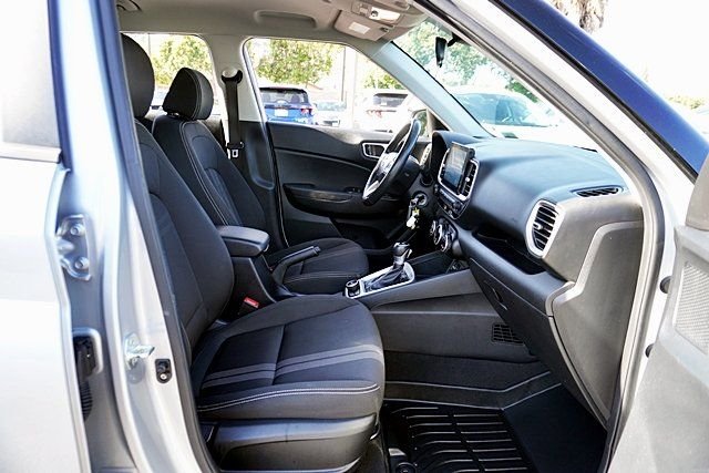 Used 2021 Silver Hyundai SEL image 10