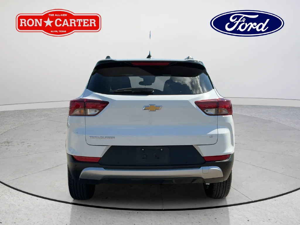 Used 2026 White Chevrolet LT image 5
