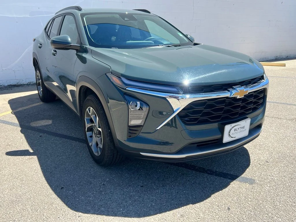 Used 2025 Gray Chevrolet LT image 10