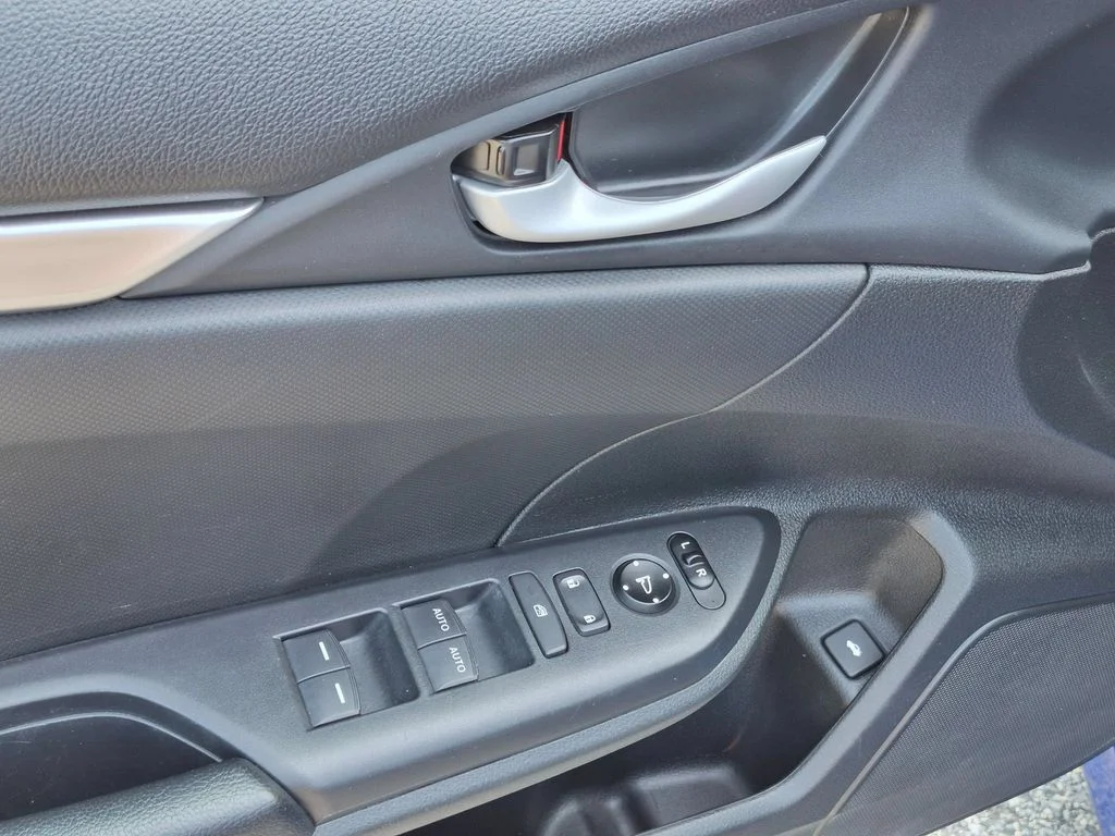 Used 2020  Honda Sport image 11