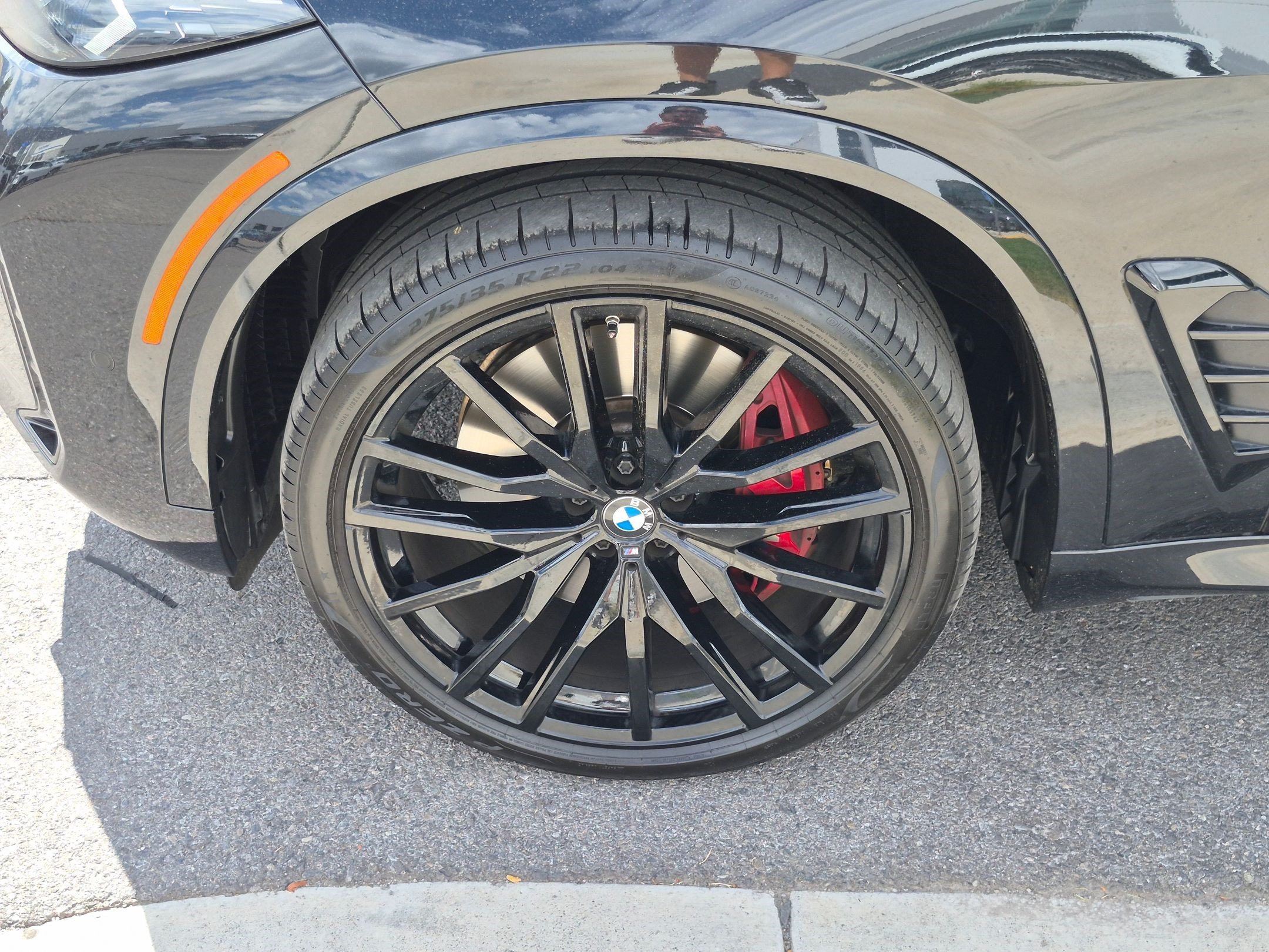 Used 2025 Black Sapphire Metallic BMW M60i image 12