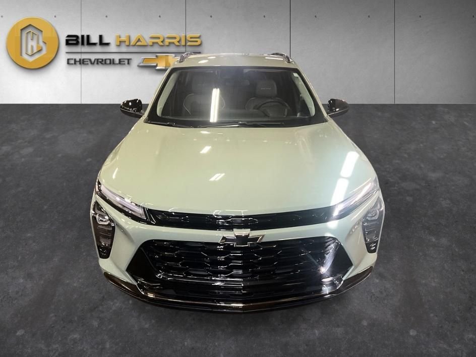 Used 2025 Green Chevrolet ACTIV image 8