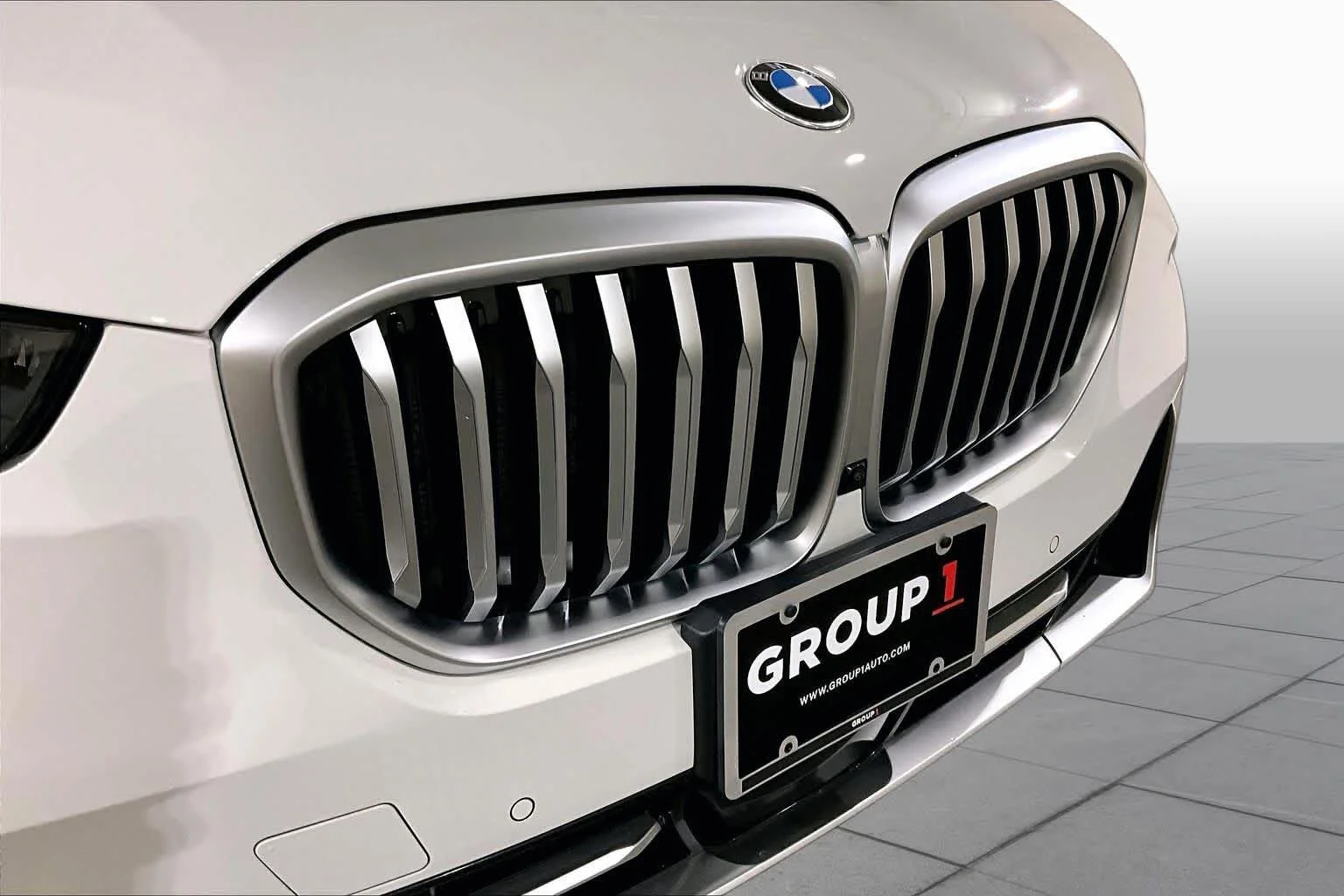 Used 2024 Alpine White BMW xDrive40i image 31