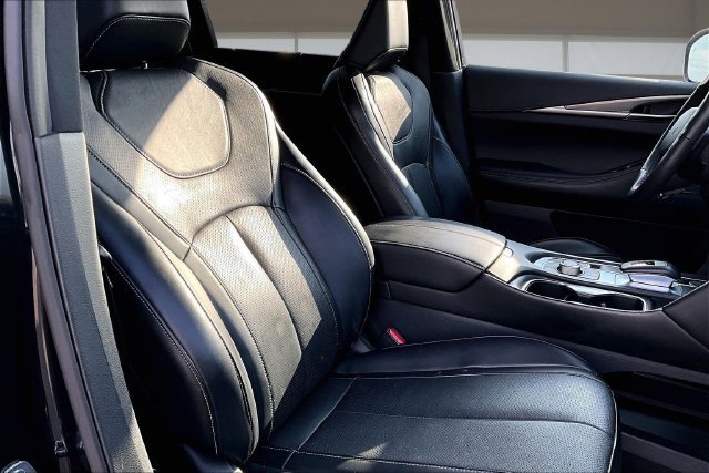 Used 2023 Black INFINITI LUXE image 7