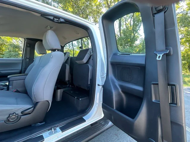 Used 2016 White Toyota SR image 22