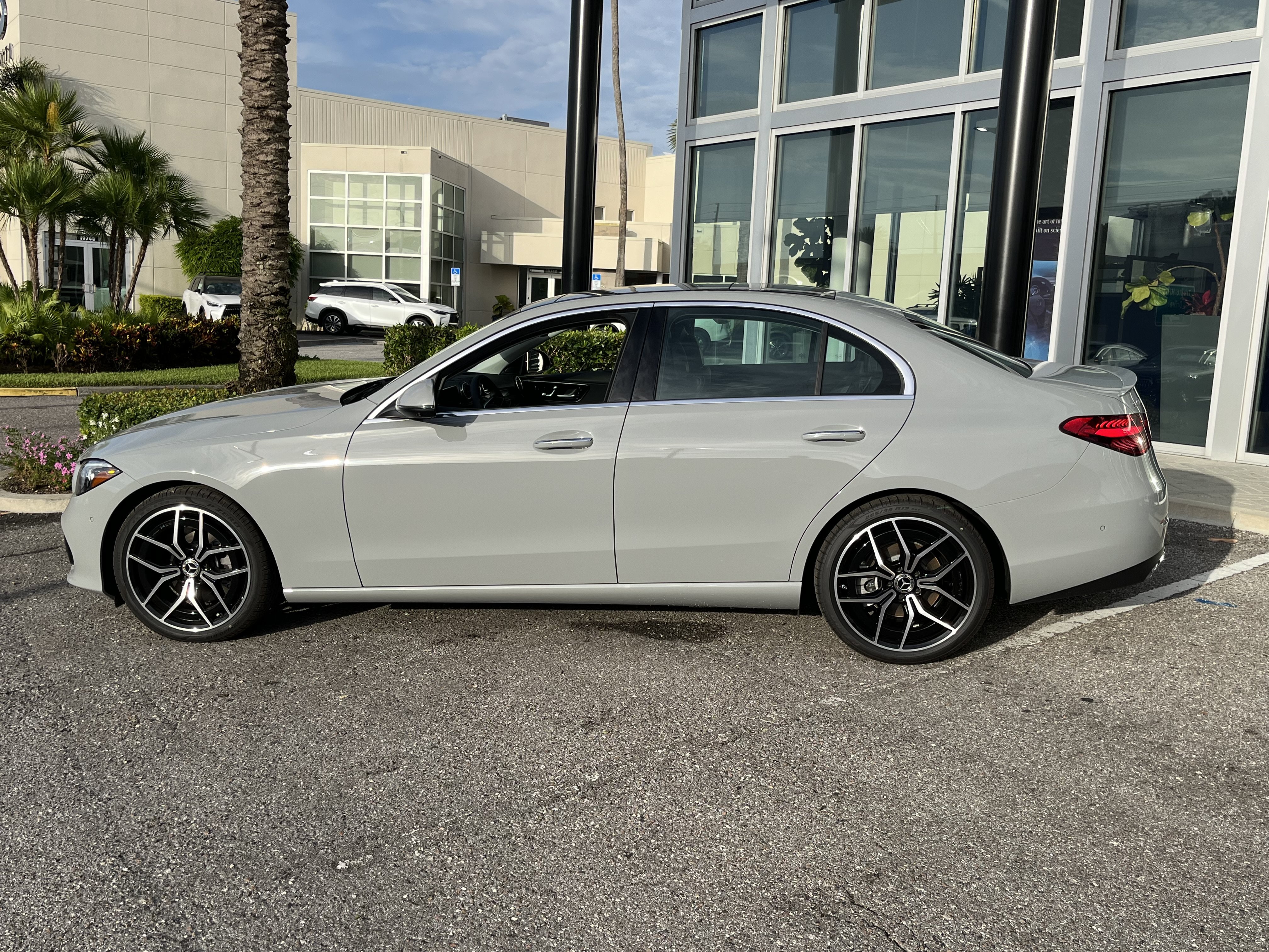 New 2026 MANUFAKTUR Alpine Grey Mercedes-Benz C 300 image 3