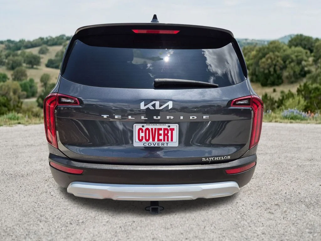 Used 2022 Gray Kia LX image 8