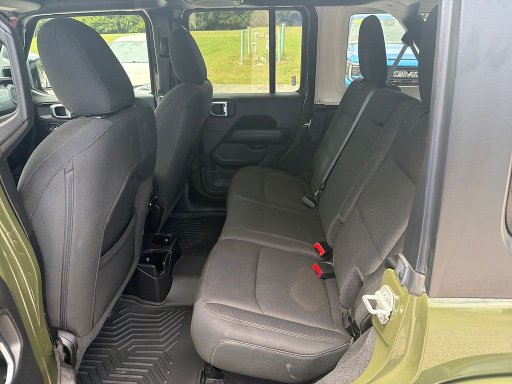 Used 2022 Green Jeep Unlimited Sahara image 14