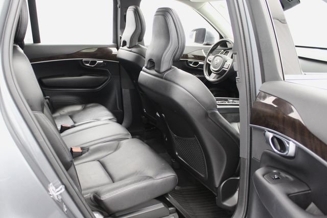 Used 2019 Osmium Gray Metallic Volvo T6 Momentum image 18
