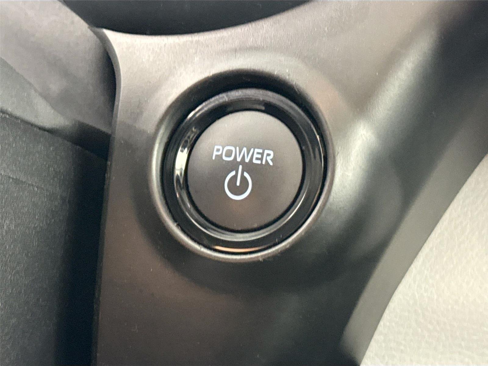 Used 2026 Wind Chill Pearl Toyota XLE 8-Passenger image 22
