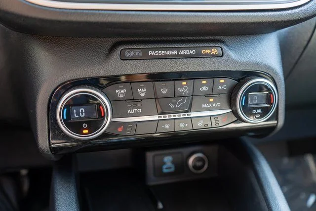 2021 Ford Escape SEL - Photo 28