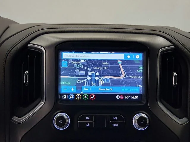Used 2022 White GMC Denali image 42