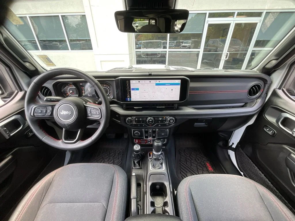 Used 2024 White Jeep Rubicon image 18