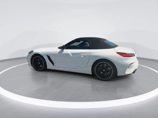 Used 2023 White BMW sDrive30i image 6