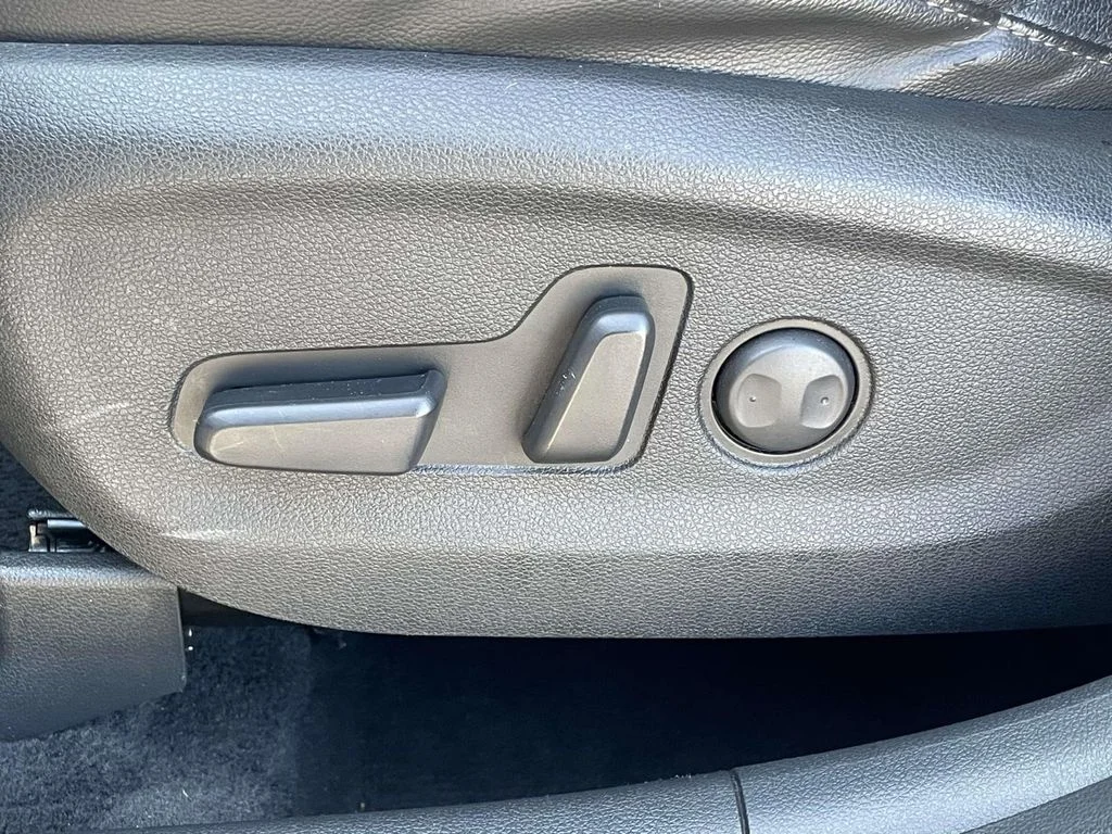 Used 2021 Magnetic Force Hyundai Limited image 7