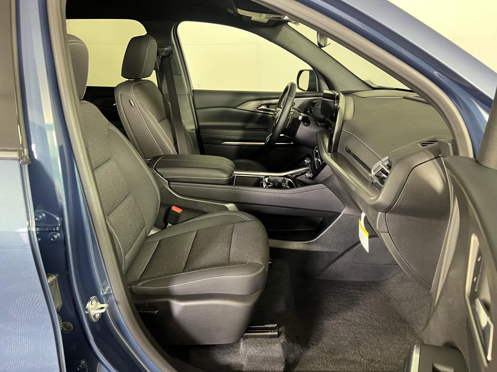 New 2026 Lakeshore Blue Metallic Chevrolet LT image 32