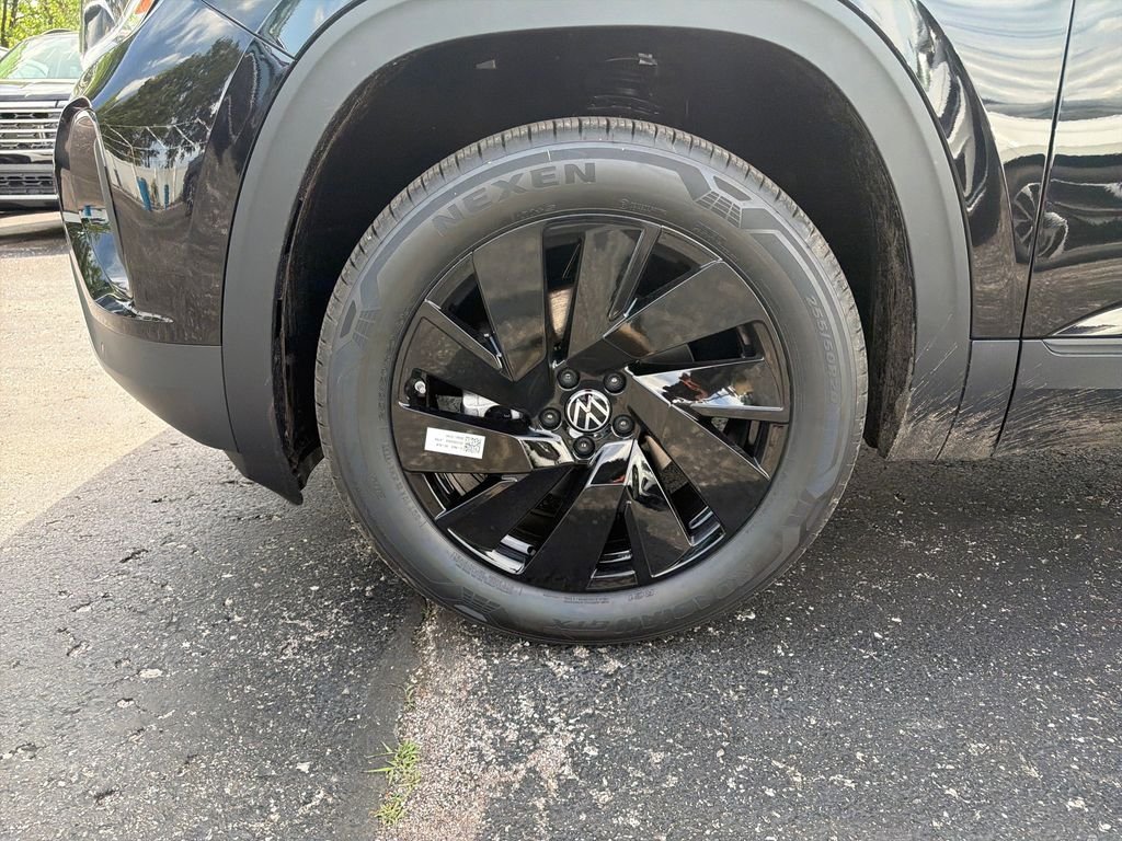 New 2026  Volkswagen SE w/Technology image 30